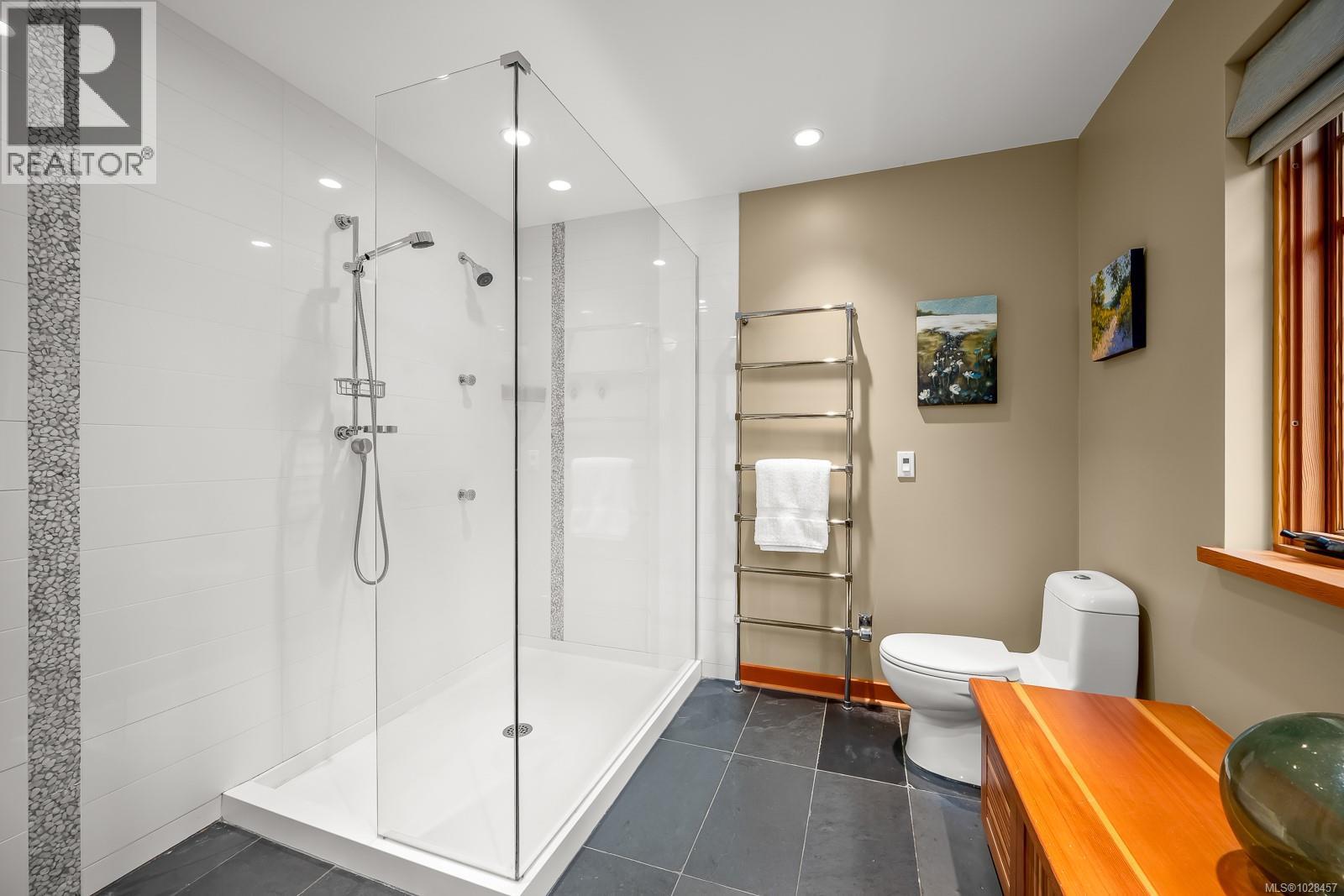 1257 Lynn Rd, Tofino, British Columbia  V0R 2Z0 - Photo 21 - 1028457