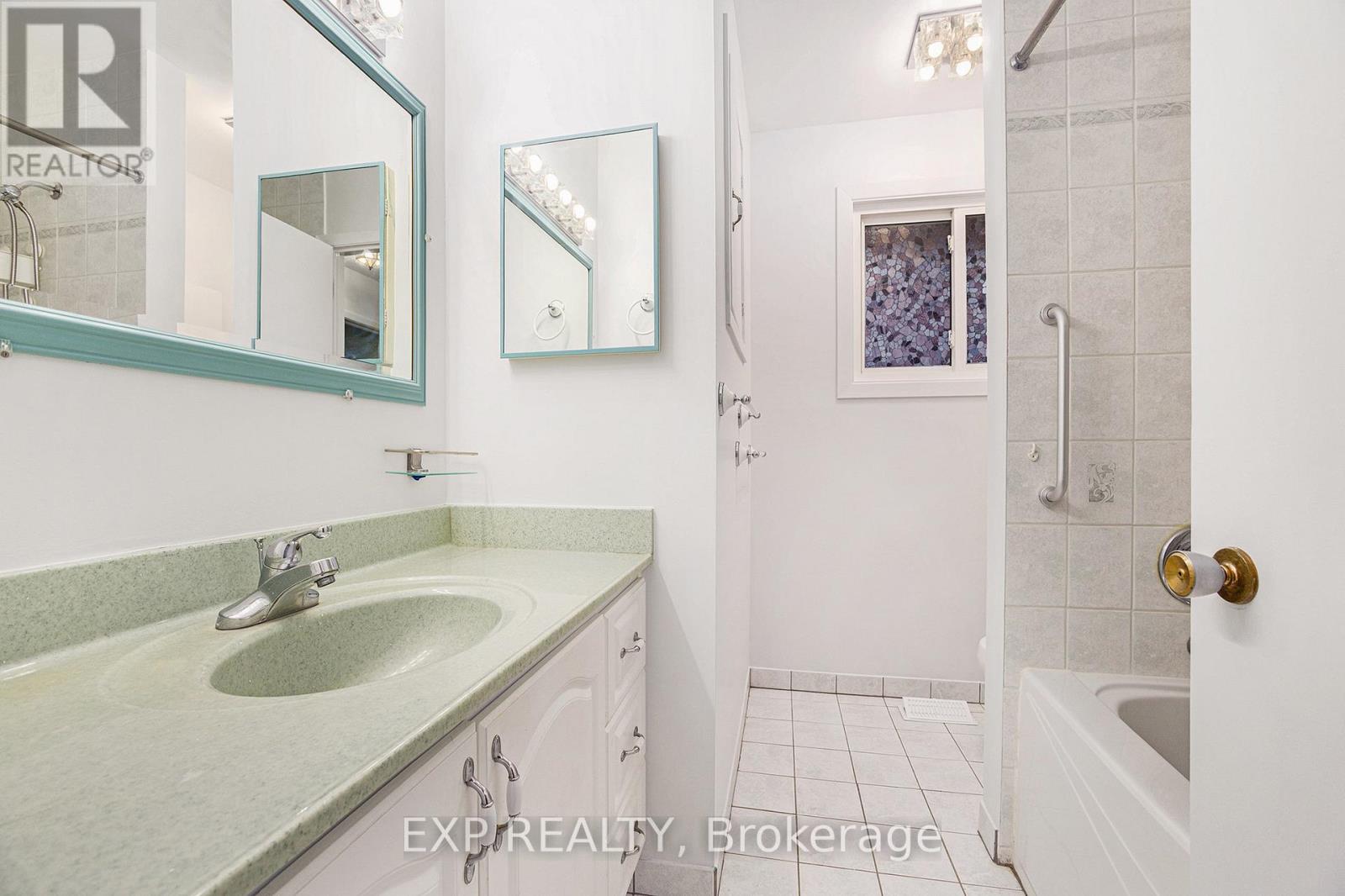 41 Wigan Drive, Ottawa, Ontario  K2E 6K9 - Photo 19 - X12964956