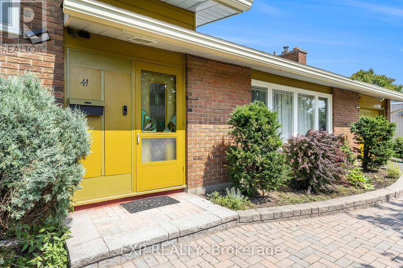 41 Wigan Drive, Ottawa, Ontario  K2E 6K9 - Photo 4 - X12964956