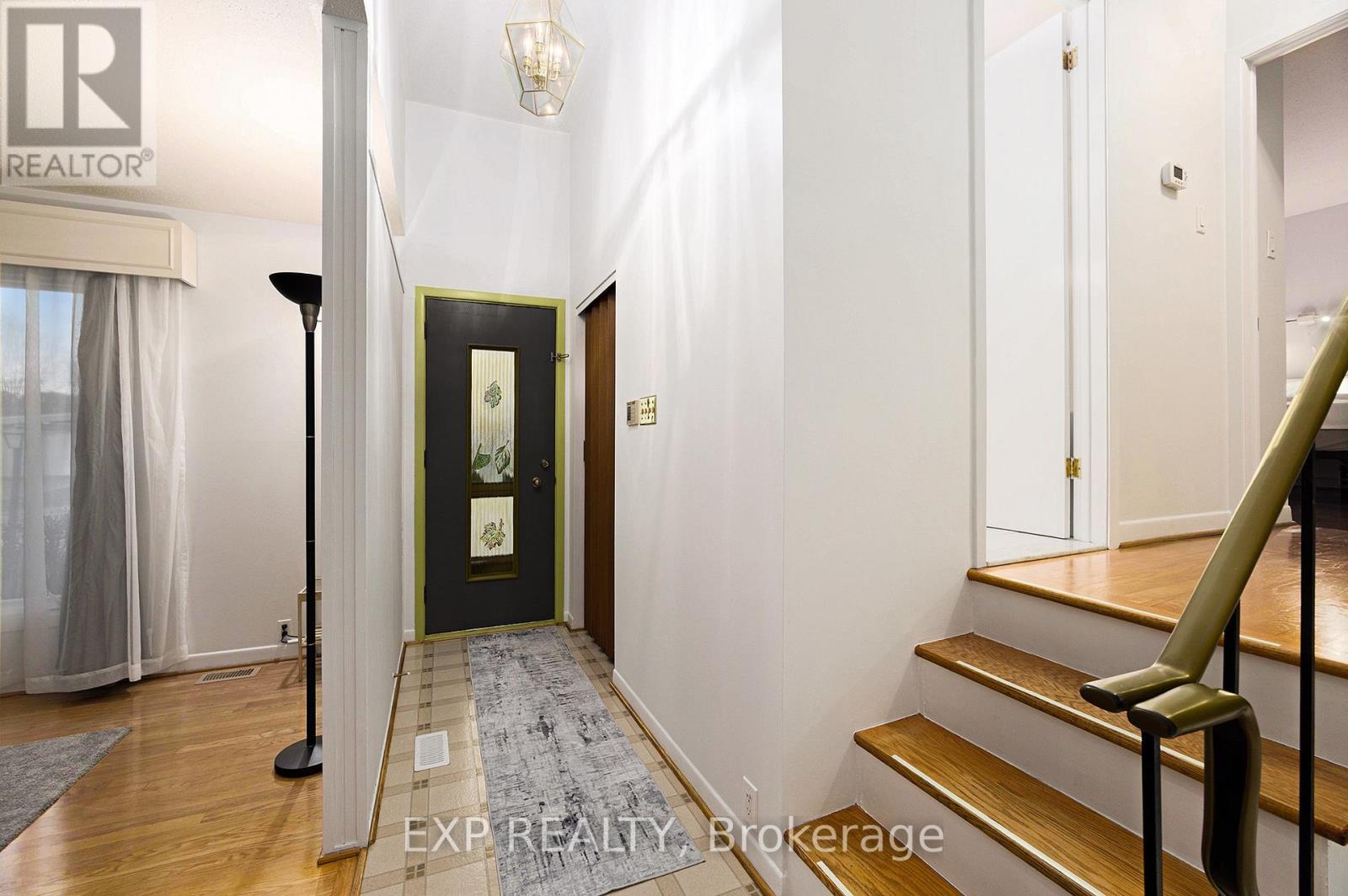 41 Wigan Drive, Ottawa, Ontario  K2E 6K9 - Photo 5 - X12964956