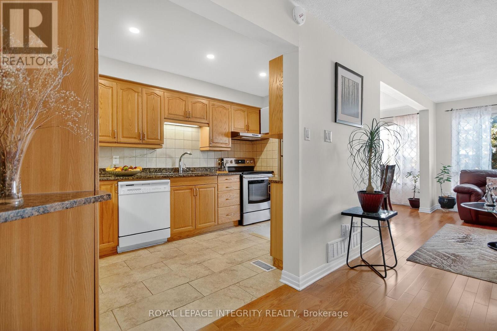 13 - 2415 Southvale Crescent, Ottawa, Ontario  K1B 4T9 - Photo 15 - X12965148