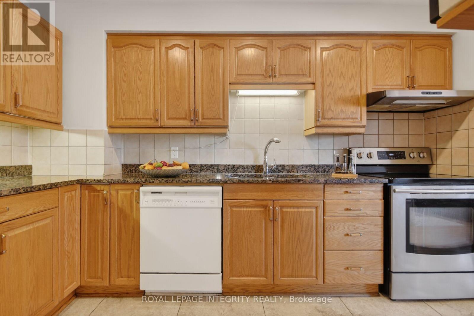 13 - 2415 Southvale Crescent, Ottawa, Ontario  K1B 4T9 - Photo 16 - X12965148