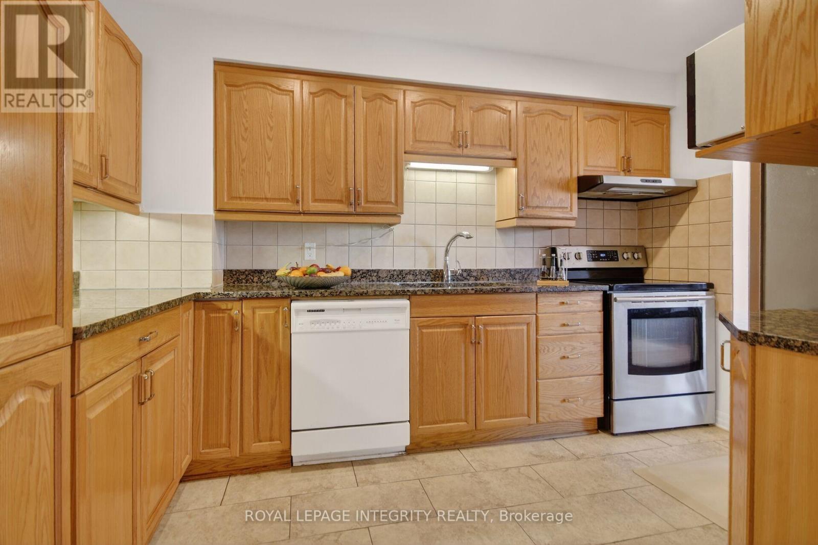 13 - 2415 Southvale Crescent, Ottawa, Ontario  K1B 4T9 - Photo 17 - X12965148