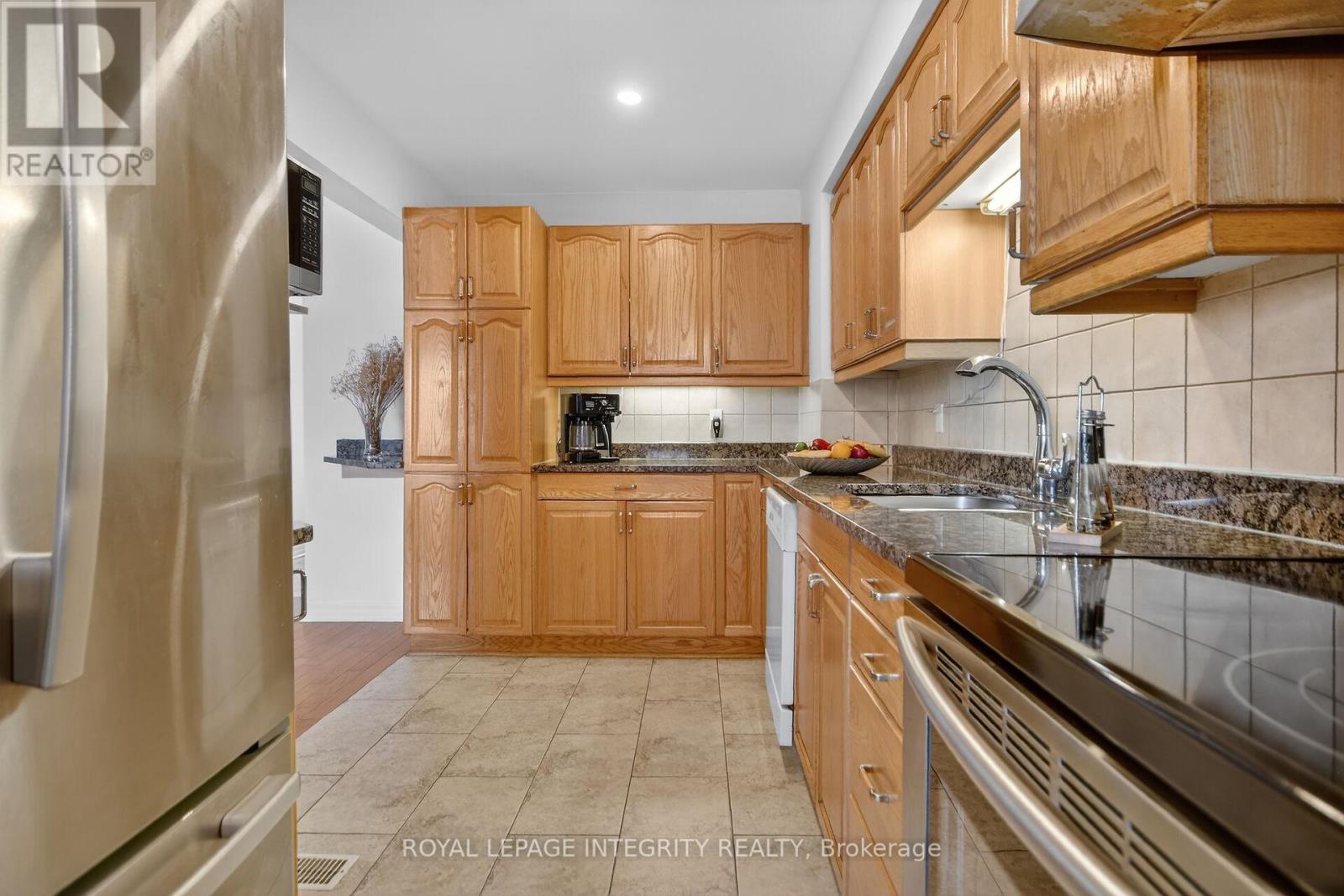 13 - 2415 Southvale Crescent, Ottawa, Ontario  K1B 4T9 - Photo 19 - X12965148