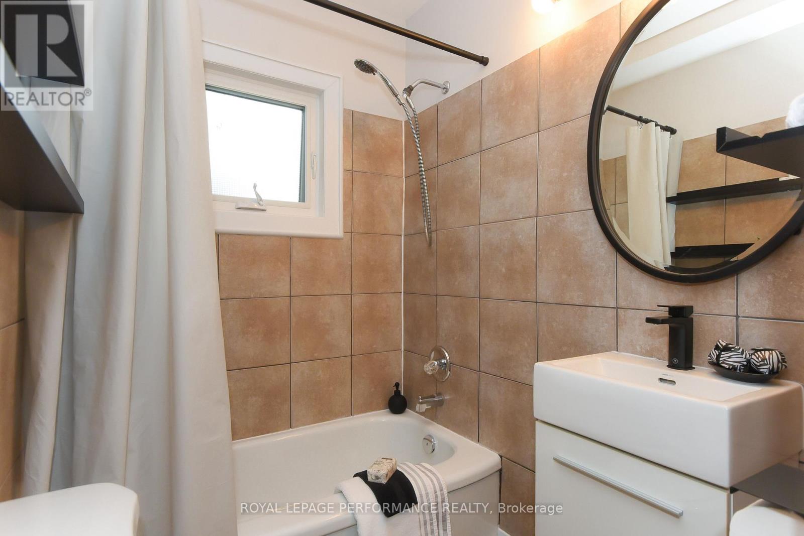 274 Queen Mary Street, Ottawa, Ontario  K1K 1X2 - Photo 21 - X12965158