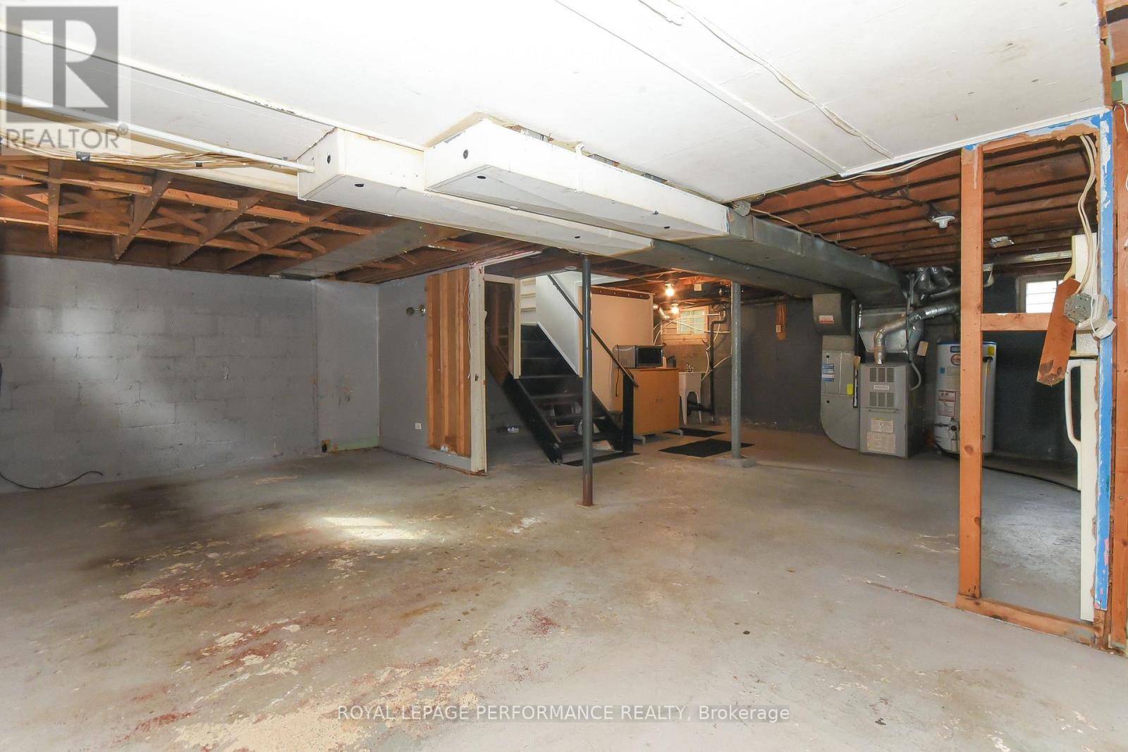 274 Queen Mary Street, Ottawa, Ontario  K1K 1X2 - Photo 32 - X12965158