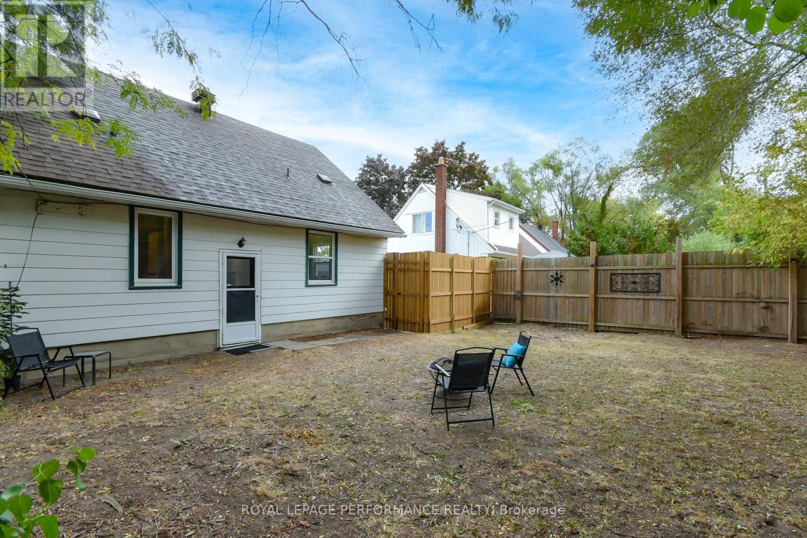 274 Queen Mary Street, Ottawa, Ontario  K1K 1X2 - Photo 38 - X12965158