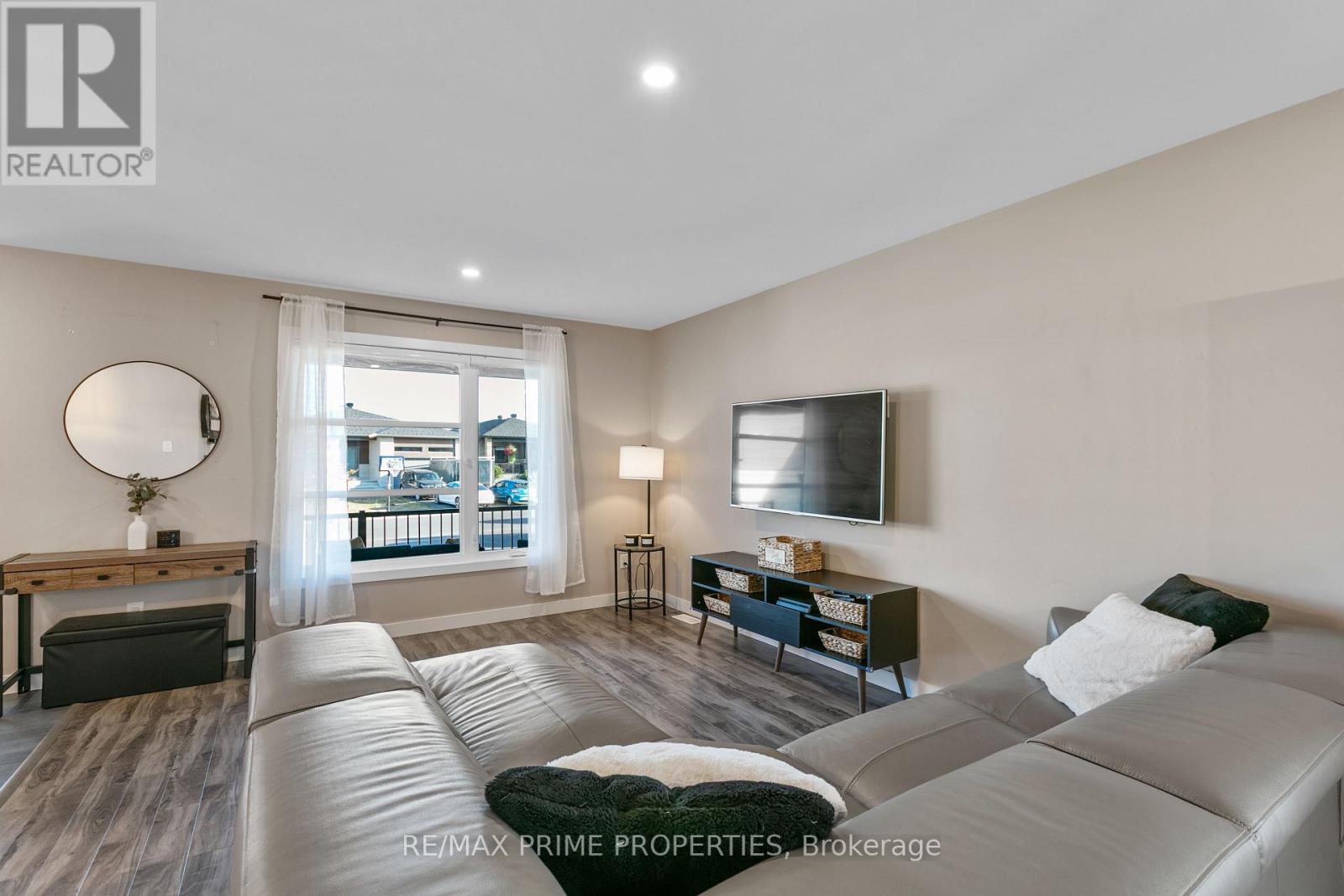 208 Filion Street, Russell, Ontario  K0A 1W0 - Photo 11 - X12965286