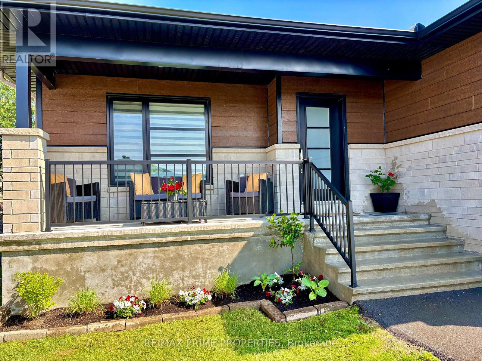 208 Filion Street, Russell, Ontario  K0A 1W0 - Photo 2 - X12965286