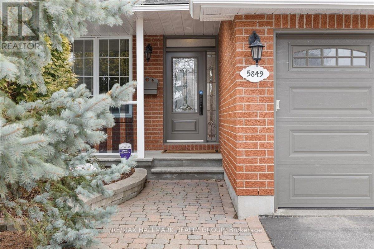 5849 Gladewoods Place, Ottawa, Ontario  K1W 1G6 - Photo 2 - X12965332