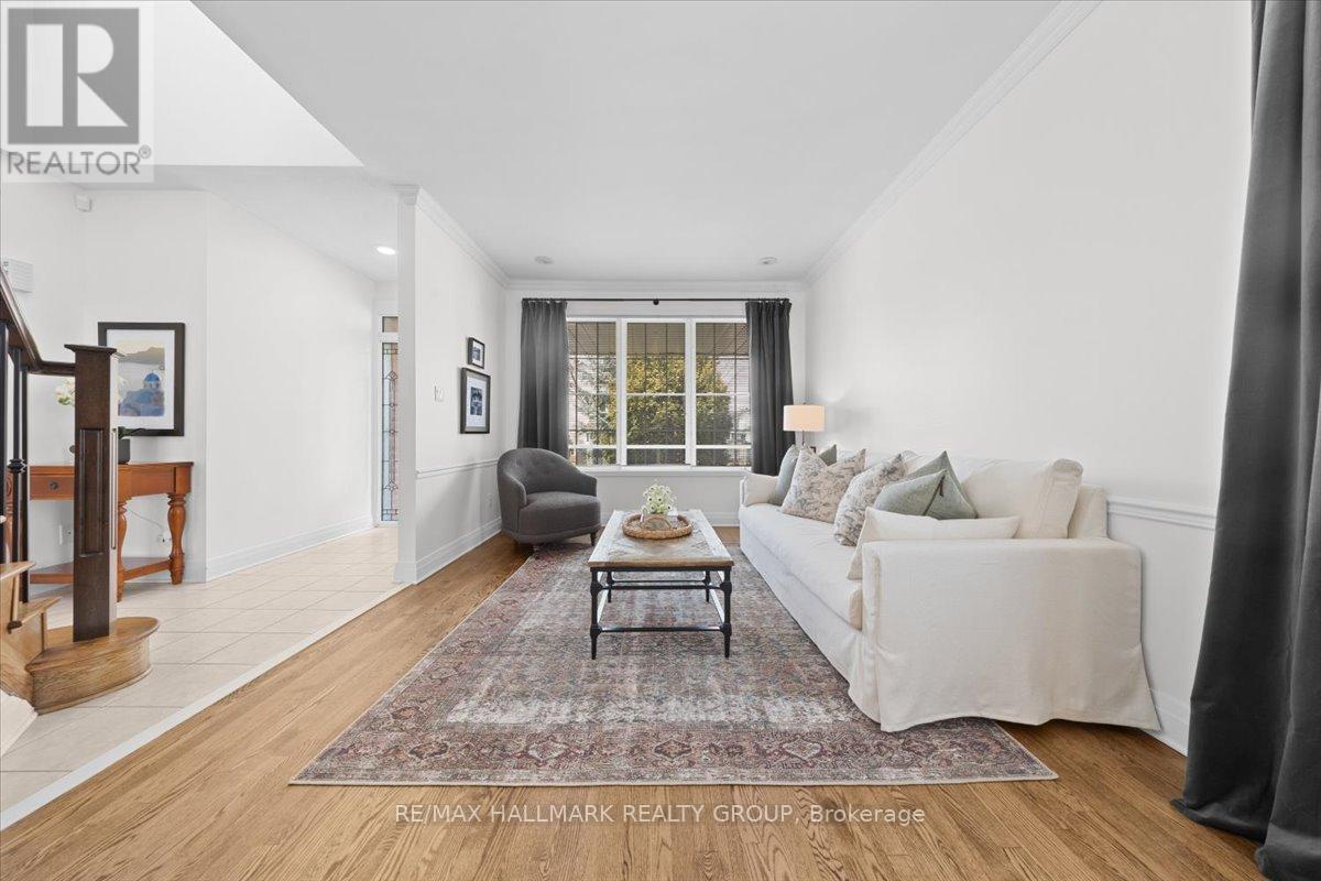 5849 Gladewoods Place, Ottawa, Ontario  K1W 1G6 - Photo 5 - X12965332