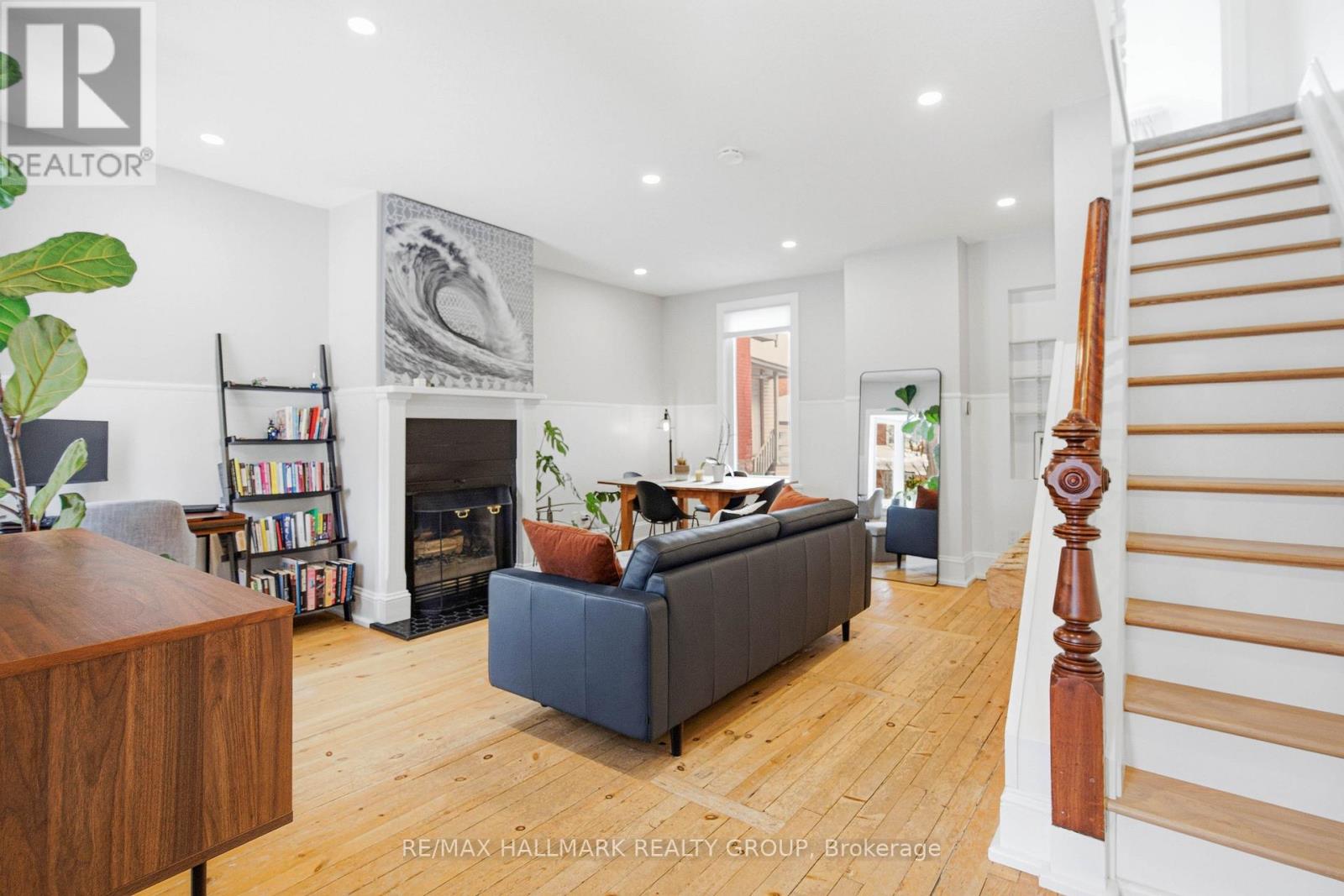 438 Mcleod Street, Ottawa, Ontario  K1R 5P6 - Photo 2 - X12965352