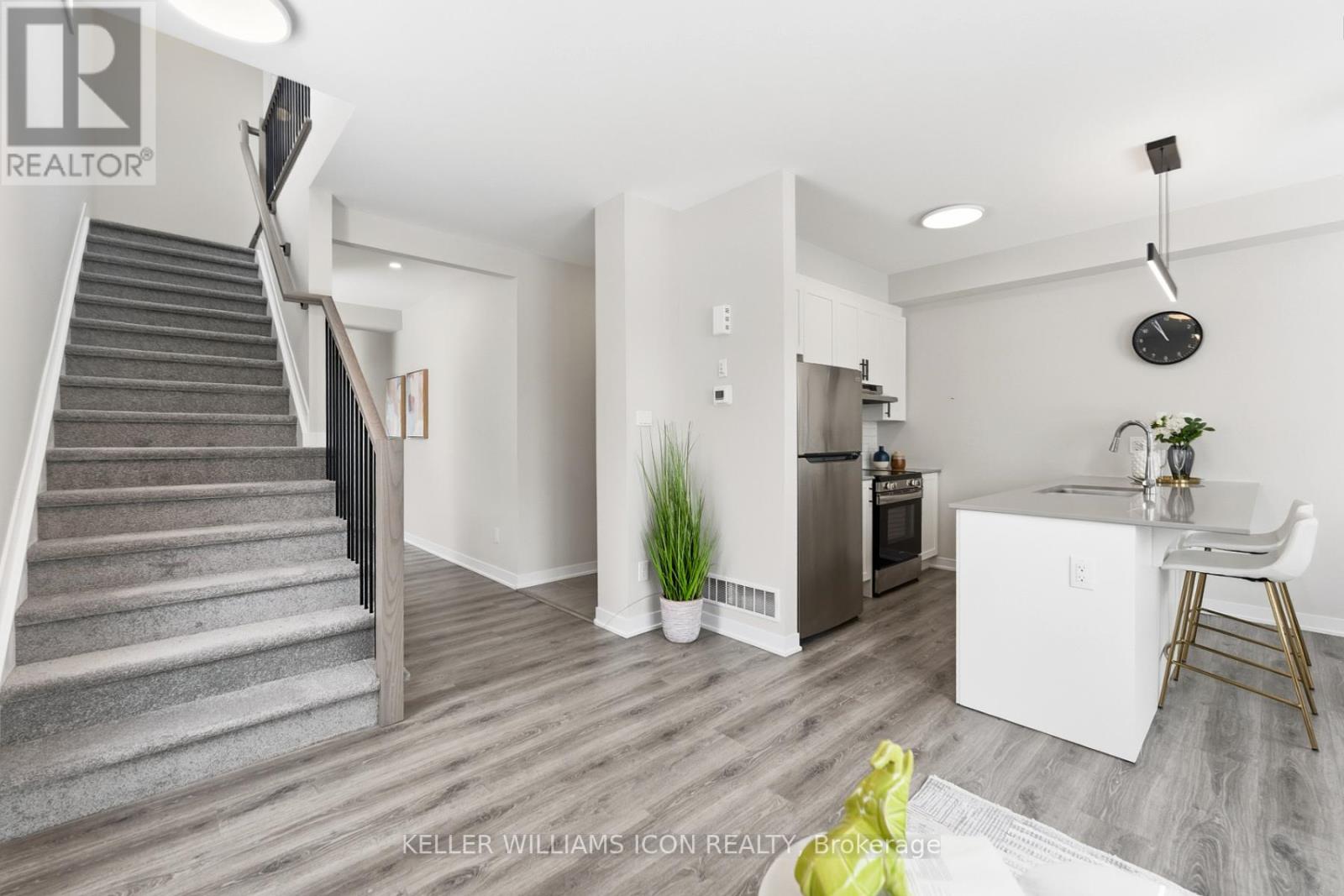 840 Andesite Terrace, Ottawa, Ontario  K2J 7H4 - Photo 10 - X12965358