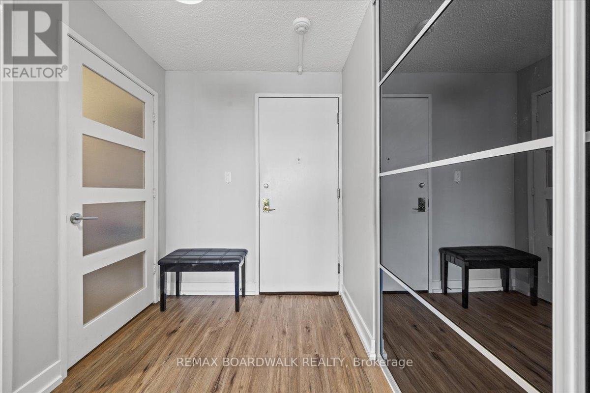 804 - 505 St Laurent Boulevard, Ottawa, Ontario  K1K 3X4 - Photo 2 - X12965390