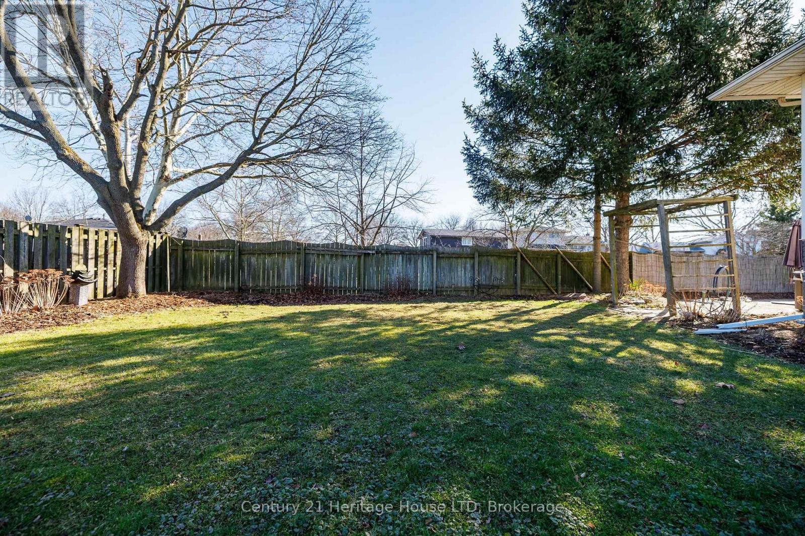 3112 Ussher Street, Niagara Falls, Ontario  L2G 6M2 - Photo 43 - X12964964