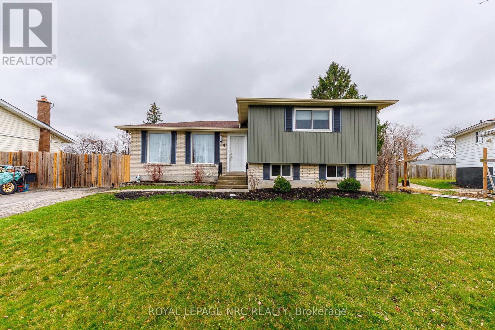 14 Roxborough Court, St. Catharines, Ontario  L2M 6E3 - Photo 1 - X12965424