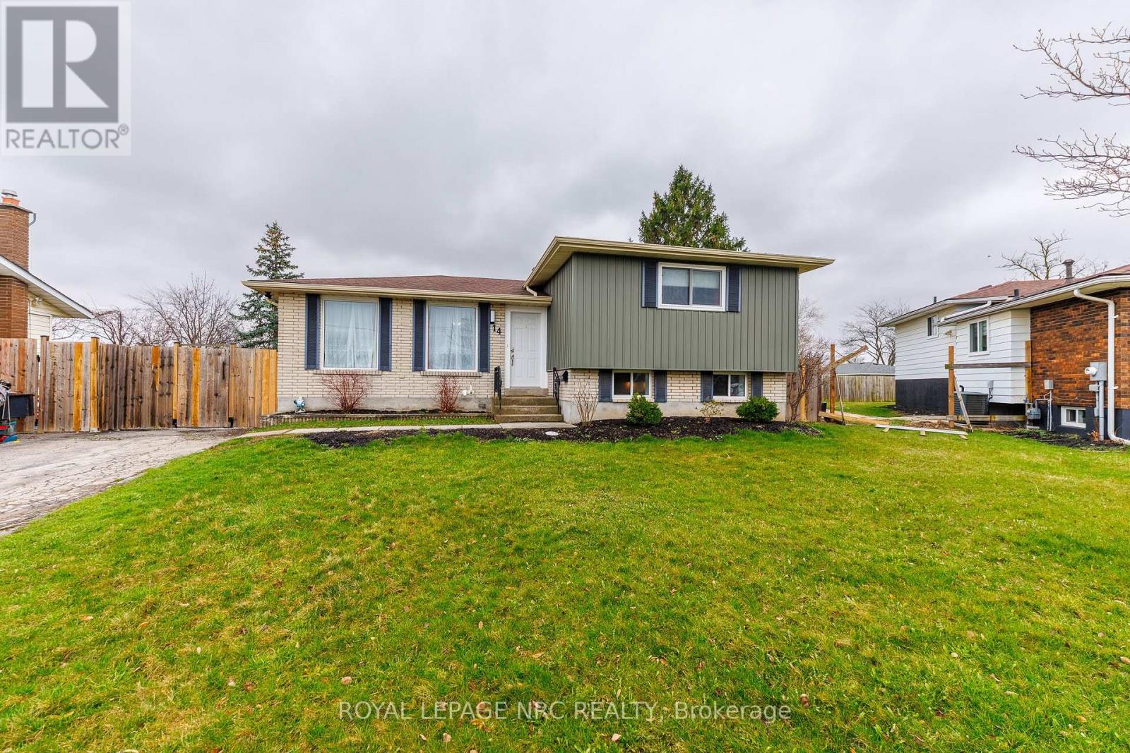 14 Roxborough Court, St. Catharines, Ontario  L2M 6E3 - Photo 2 - X12965424