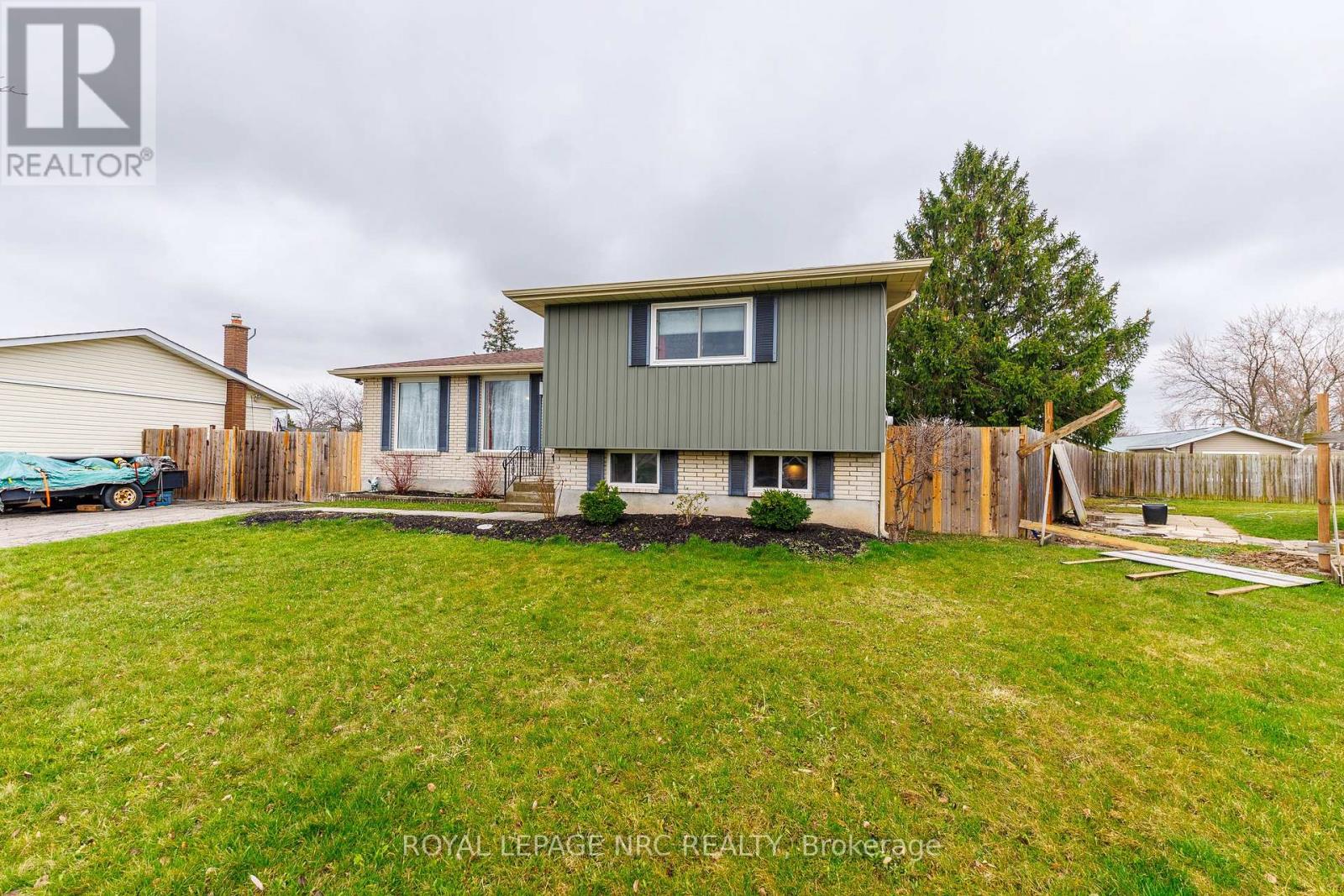 14 Roxborough Court, St. Catharines, Ontario  L2M 6E3 - Photo 3 - X12965424