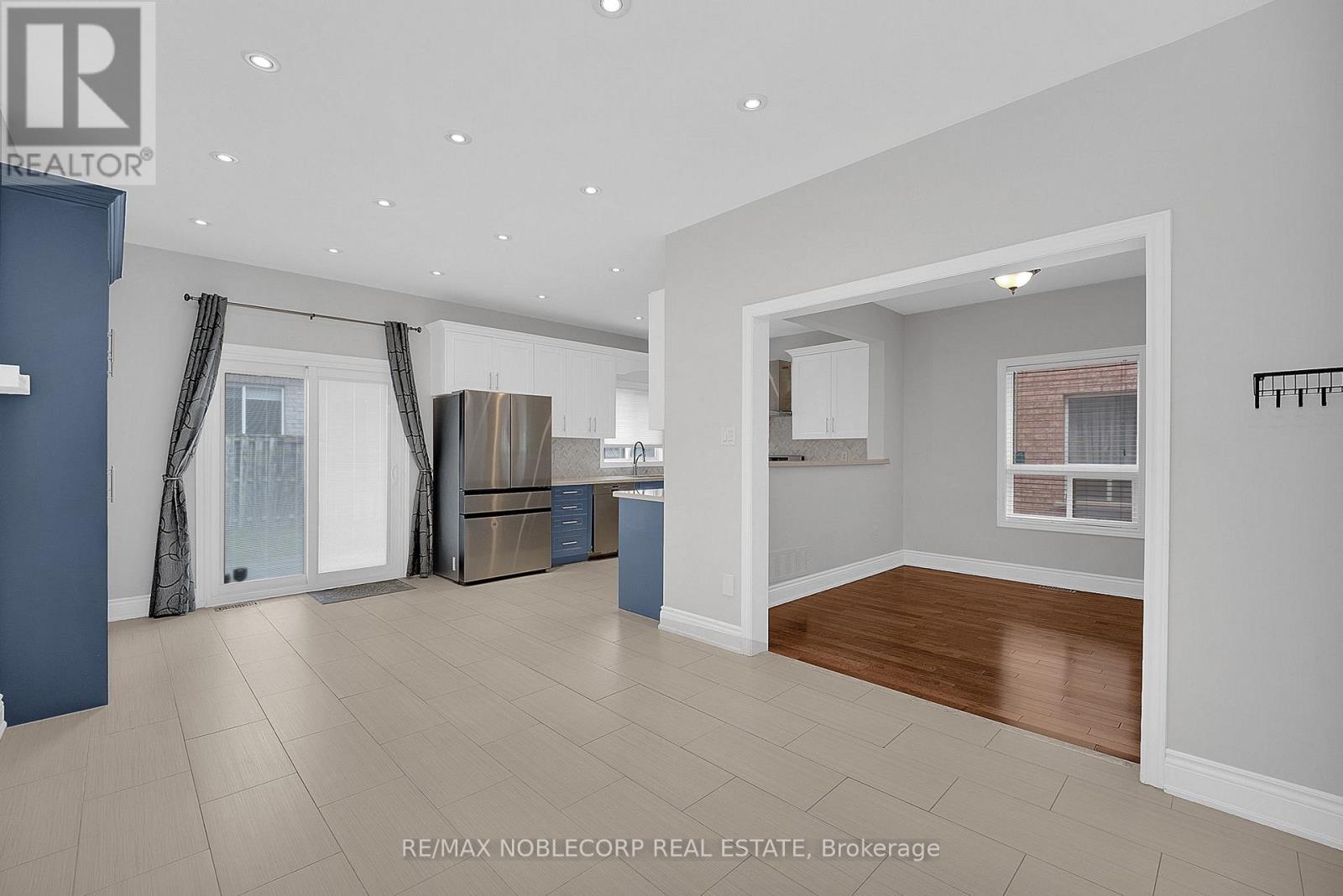 92 Water Garden Lane, Vaughan, Ontario  L4H 1N5 - Photo 12 - N12964078