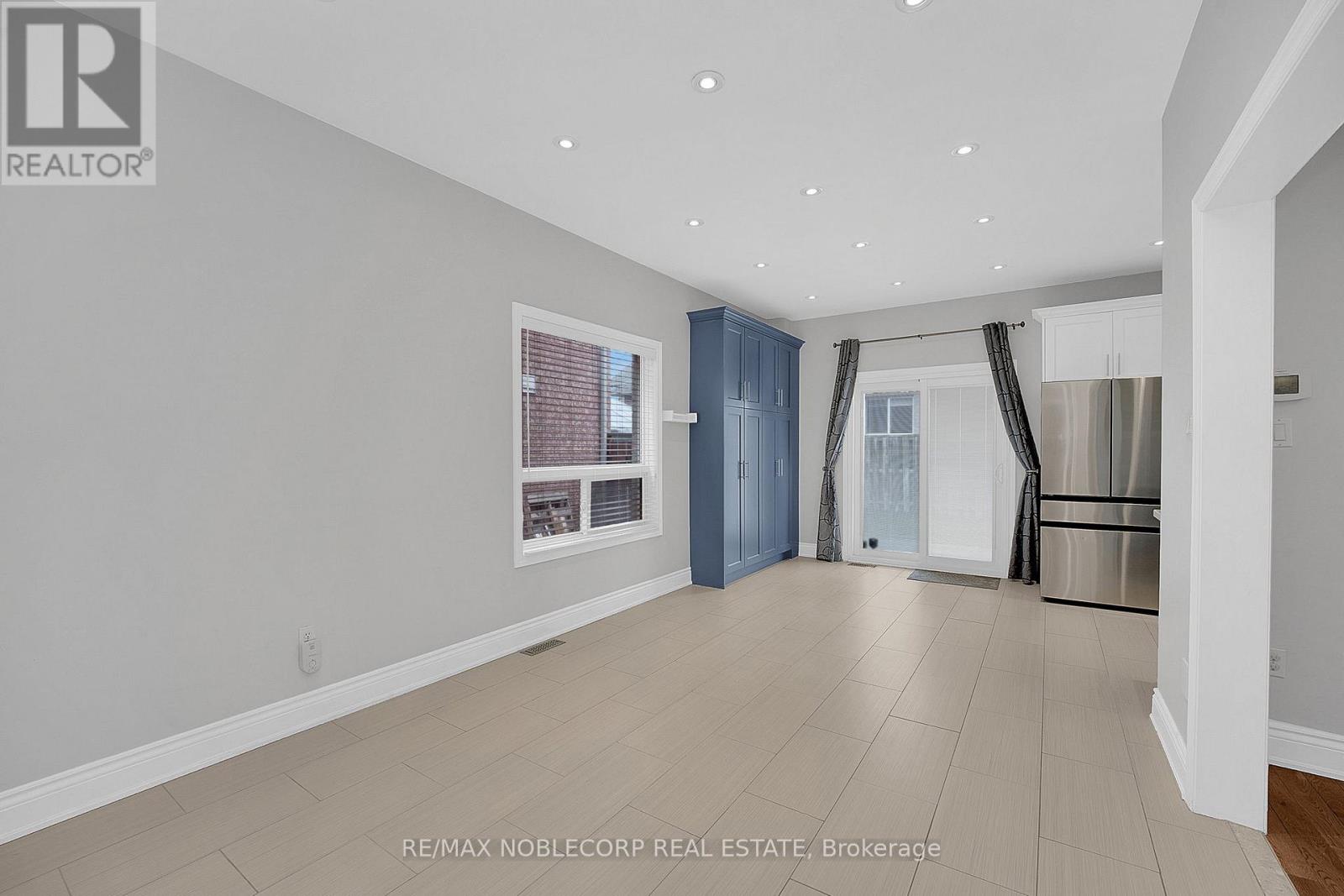 92 Water Garden Lane, Vaughan, Ontario  L4H 1N5 - Photo 10 - N12964078