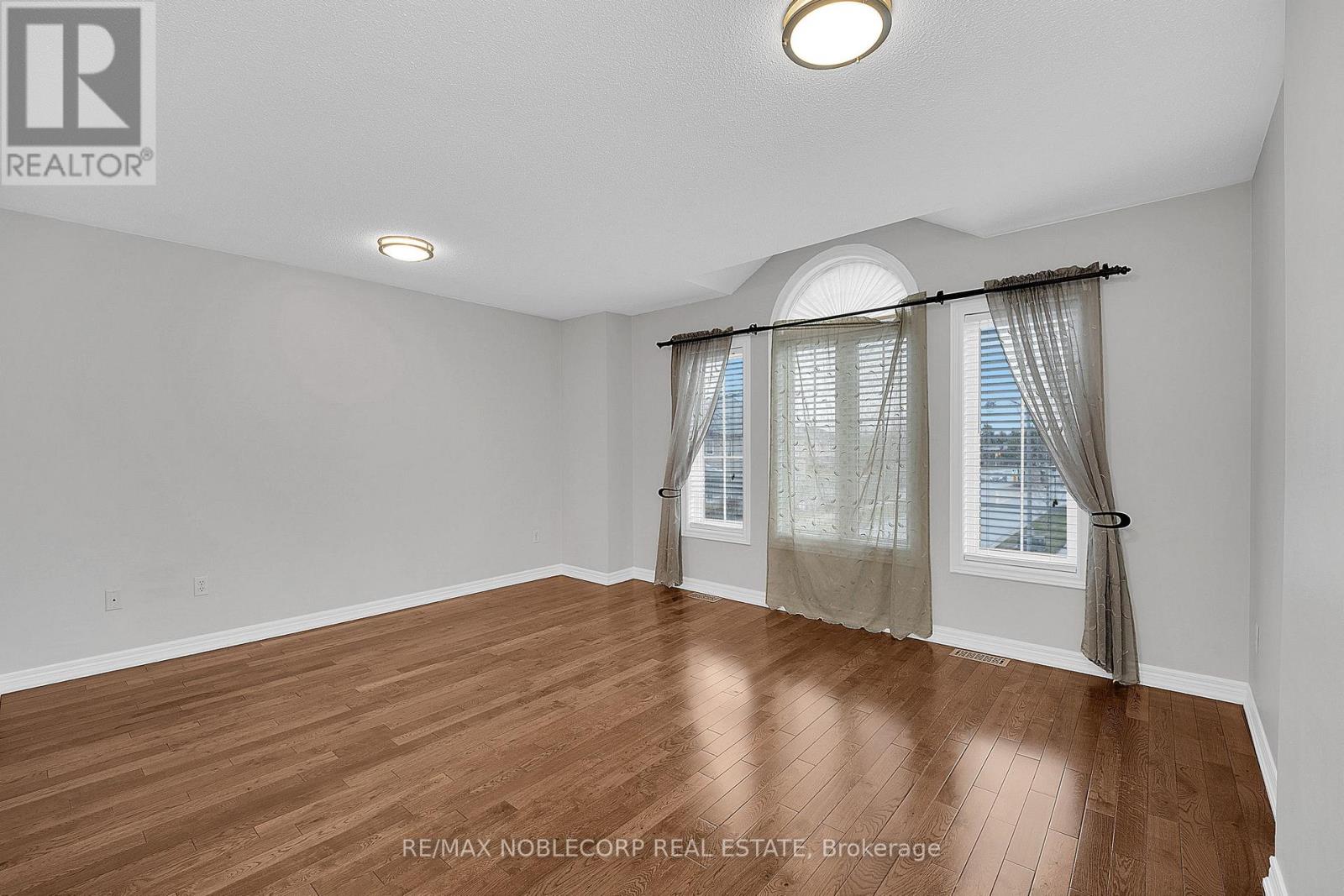 92 Water Garden Lane, Vaughan, Ontario  L4H 1N5 - Photo 19 - N12964078