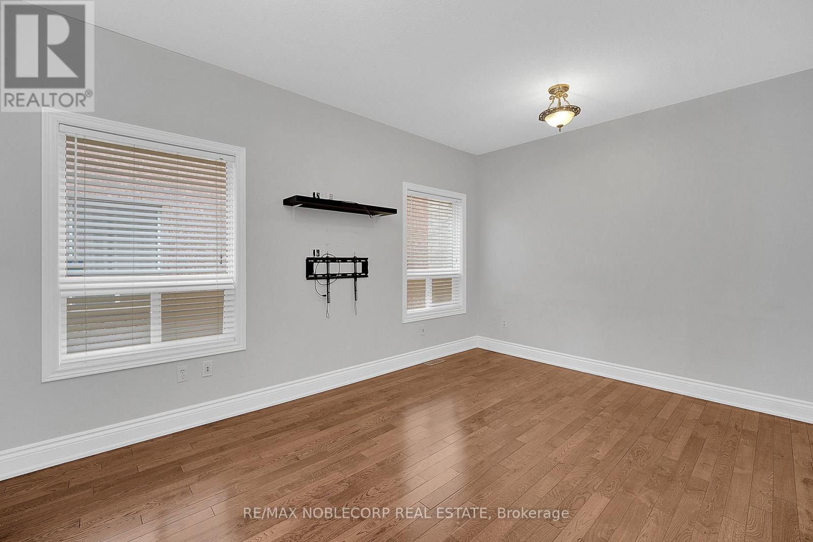 92 Water Garden Lane, Vaughan, Ontario  L4H 1N5 - Photo 3 - N12964078