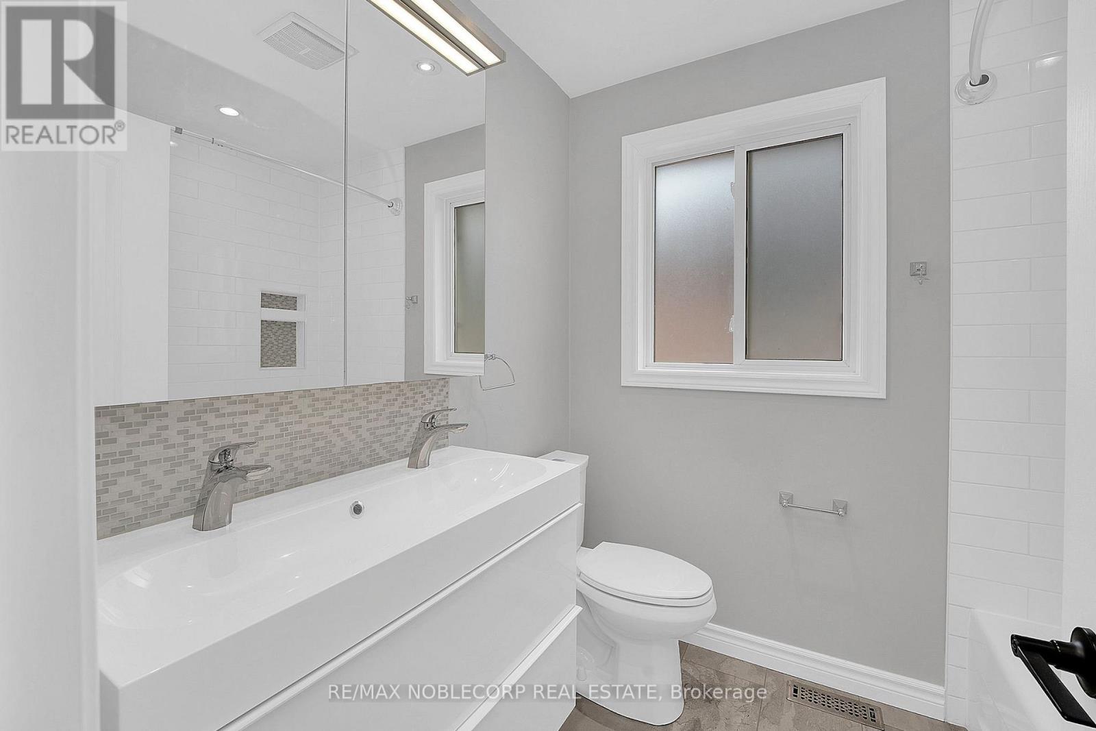 92 Water Garden Lane, Vaughan, Ontario  L4H 1N5 - Photo 33 - N12964078