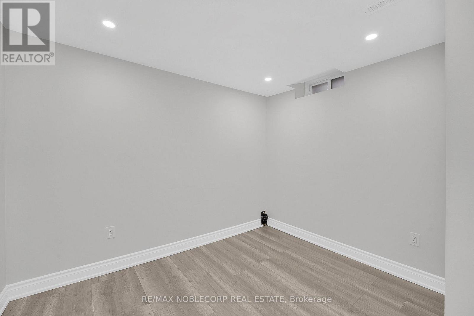 92 Water Garden Lane, Vaughan, Ontario  L4H 1N5 - Photo 38 - N12964078