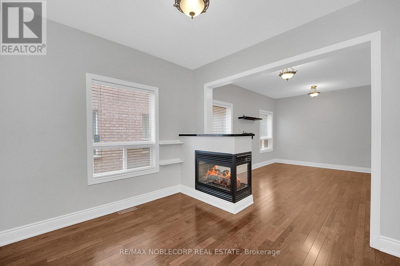 92 Water Garden Lane, Vaughan, Ontario  L4H 1N5 - Photo 7 - N12964078