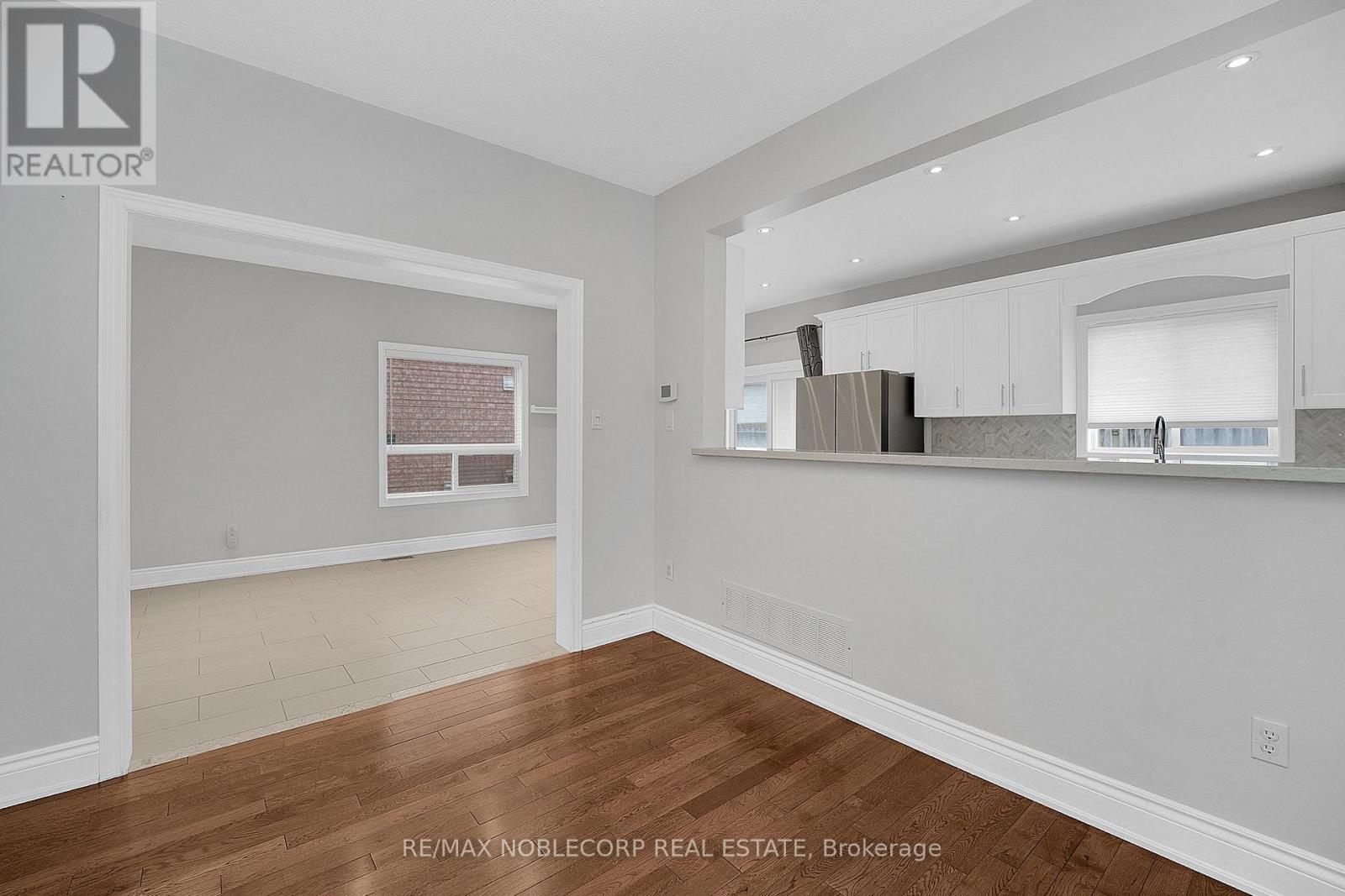 92 Water Garden Lane, Vaughan, Ontario  L4H 1N5 - Photo 9 - N12964078