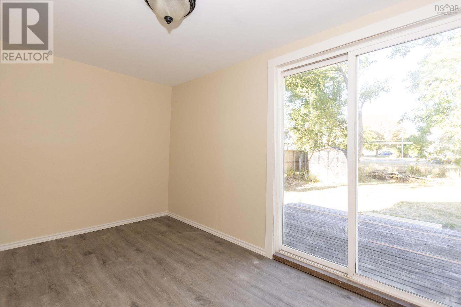 22-24 Croft Street, Amherst, Nova Scotia  B4H 2Z4 - Photo 11 - 202606473