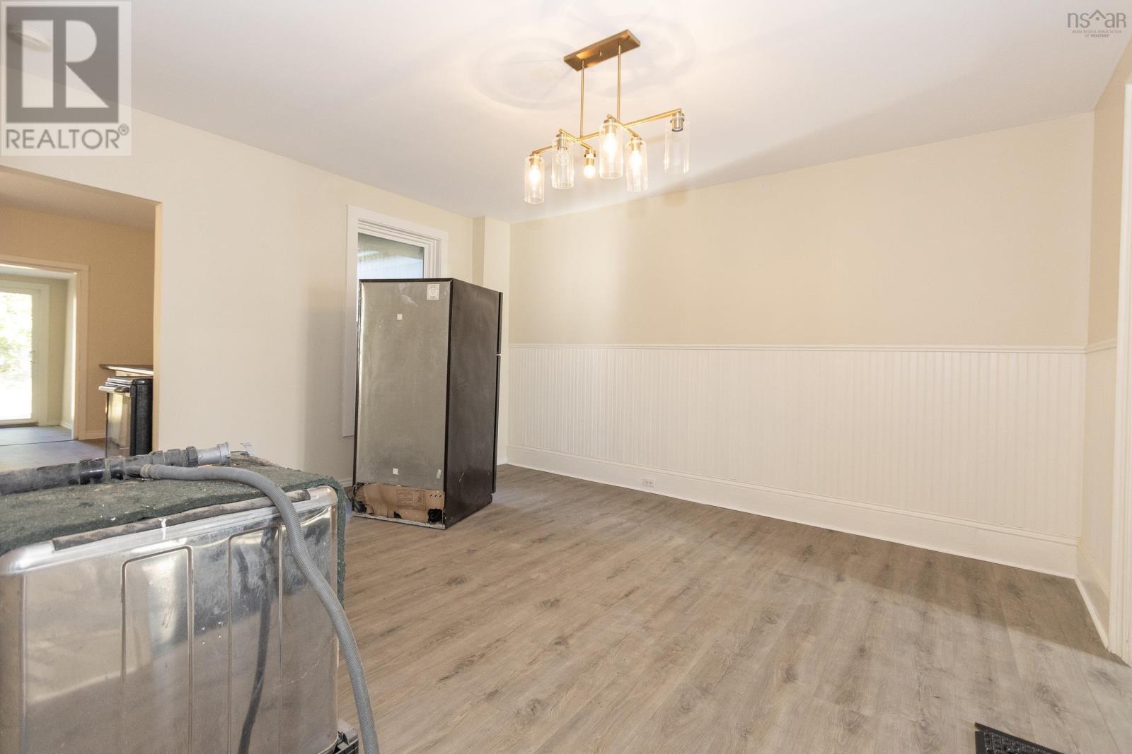 22-24 Croft Street, Amherst, Nova Scotia  B4H 2Z4 - Photo 8 - 202606473