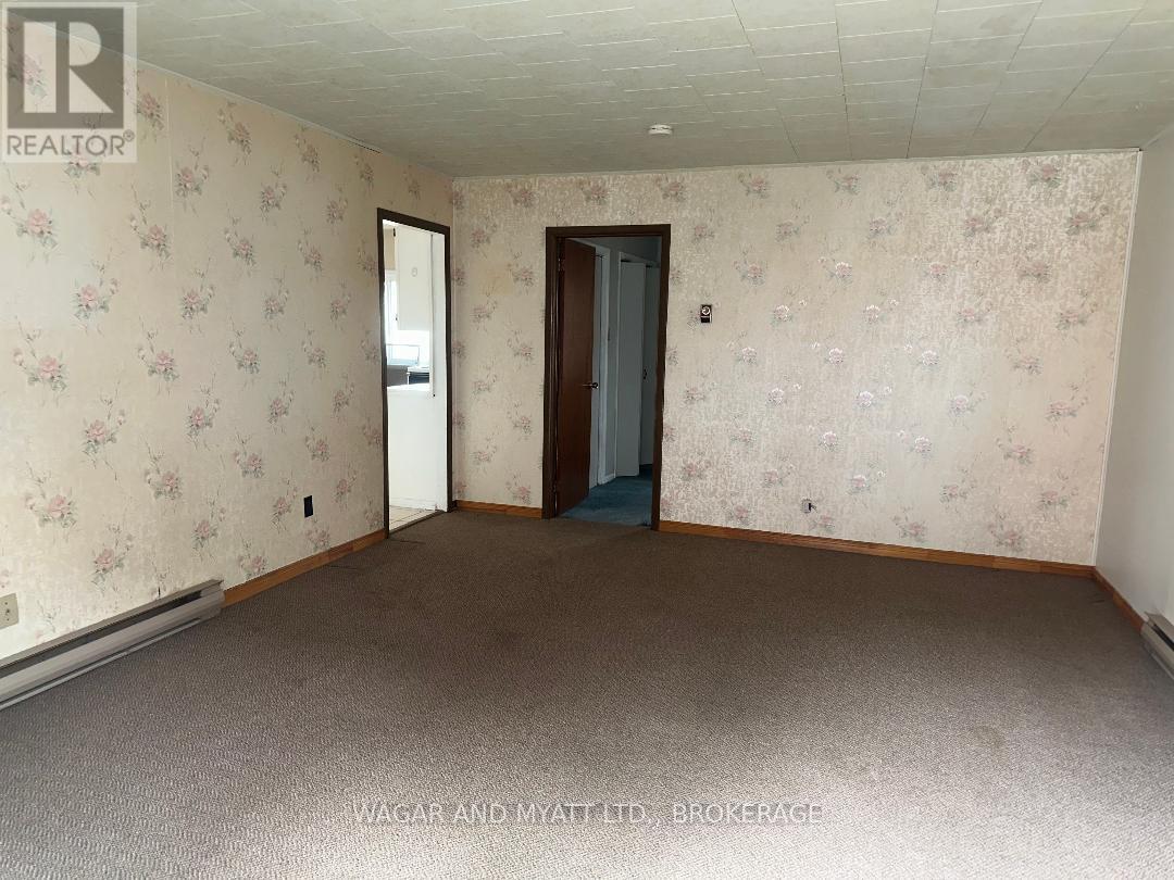 172 Richard Street, Greater Napanee, Ontario  K7R 2T6 - Photo 4 - X12662862