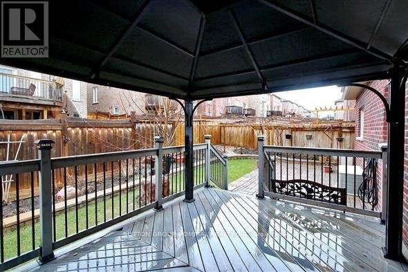 492 Kwapis Boulevard, Newmarket, Ontario  L3X 3K6 - Photo 21 - N12846002