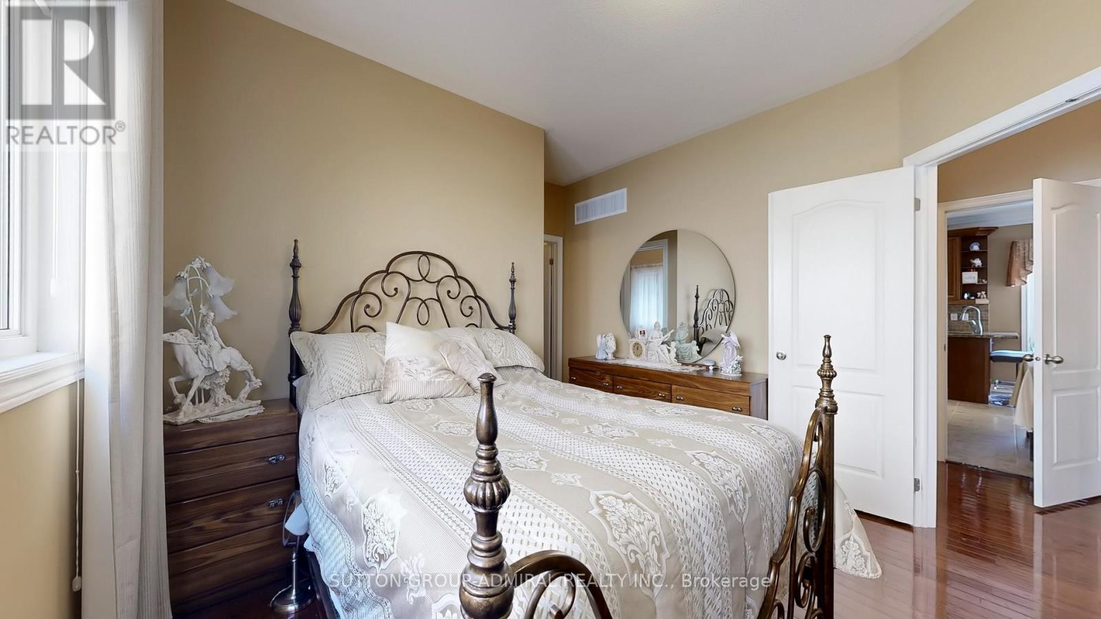 492 Kwapis Boulevard, Newmarket, Ontario  L3X 3K6 - Photo 17 - N12846002