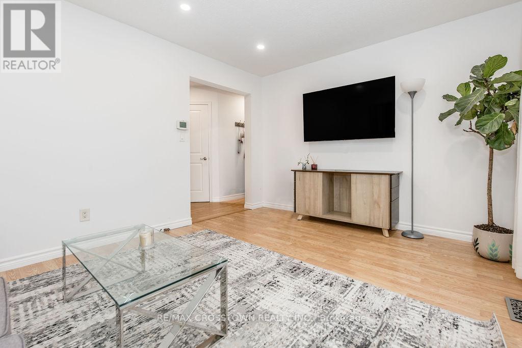 34 Kipling Place, Barrie, Ontario  L4N 4W1 - Photo 11 - S12964076