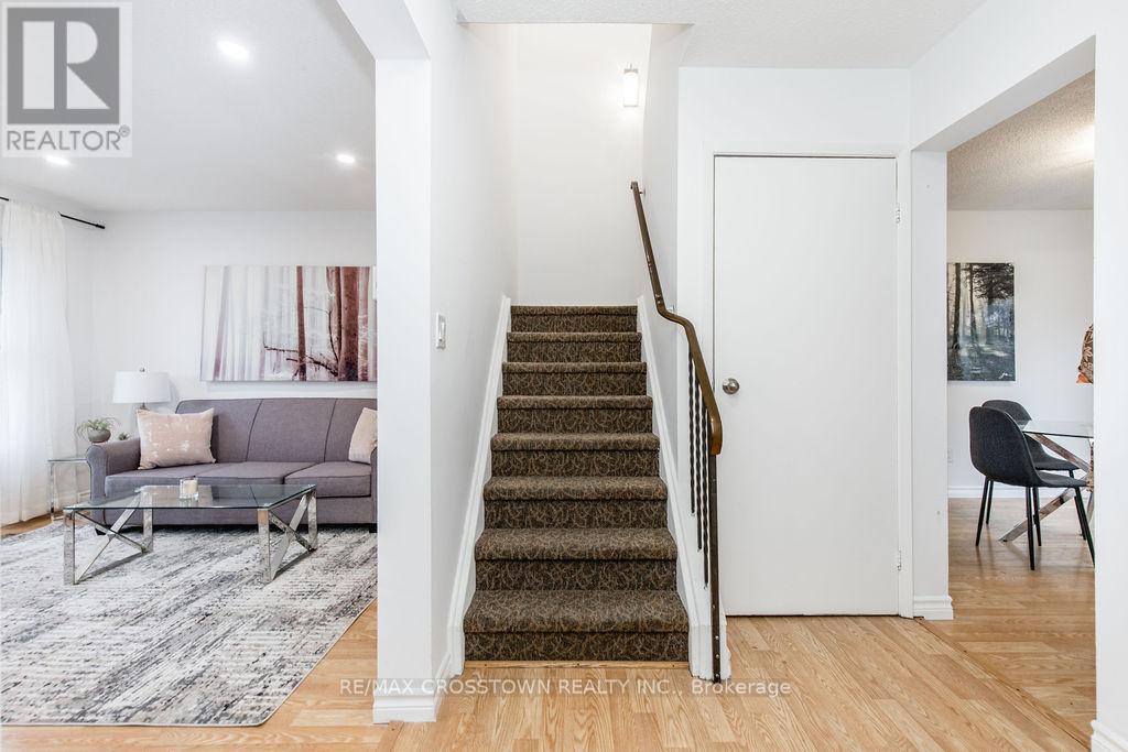 34 Kipling Place, Barrie, Ontario  L4N 4W1 - Photo 7 - S12964076