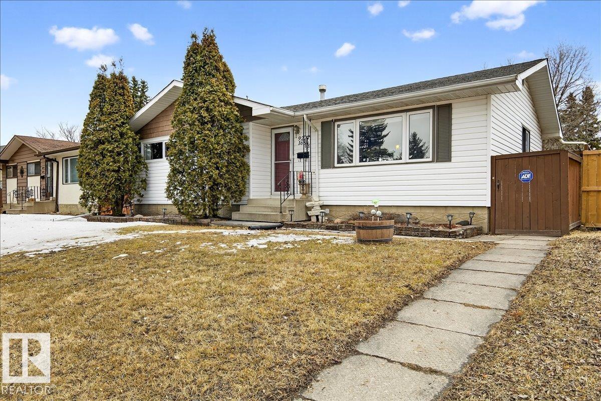 9227 168 St Nw, Edmonton, Alberta  T5R 2V8 - Photo 3 - E4480785