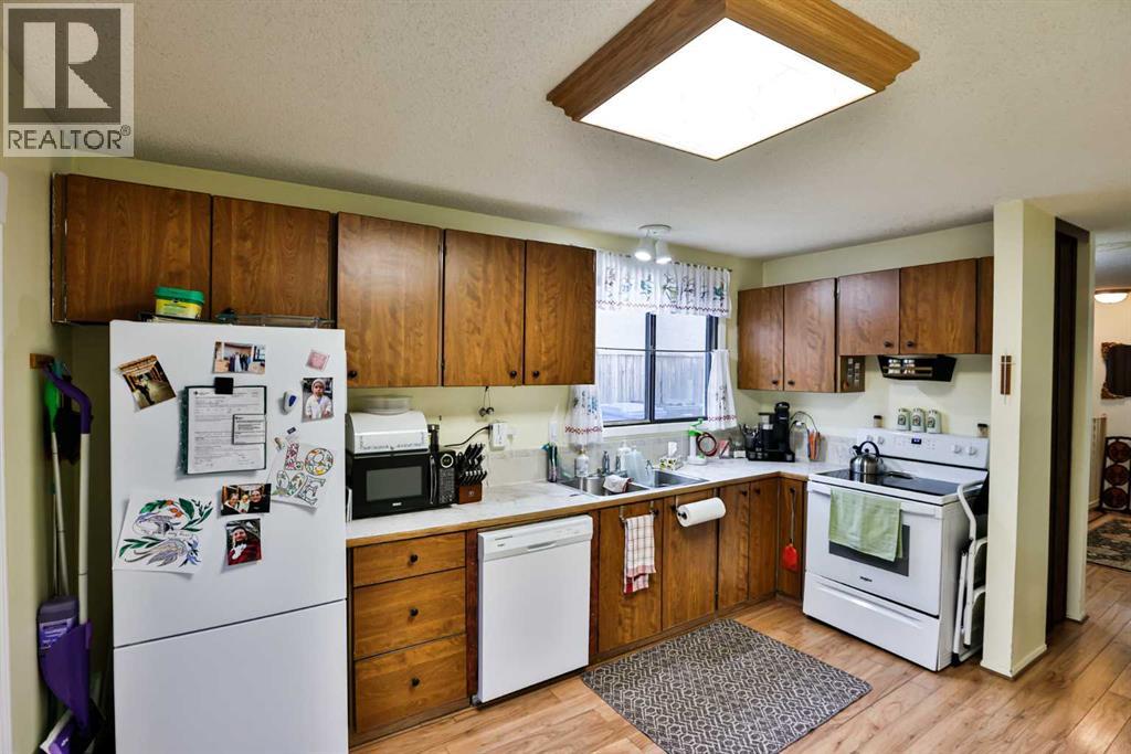 1013 St David Road N, Lethbridge, Alberta  T1H 5A5 - Photo 8 - A2298985