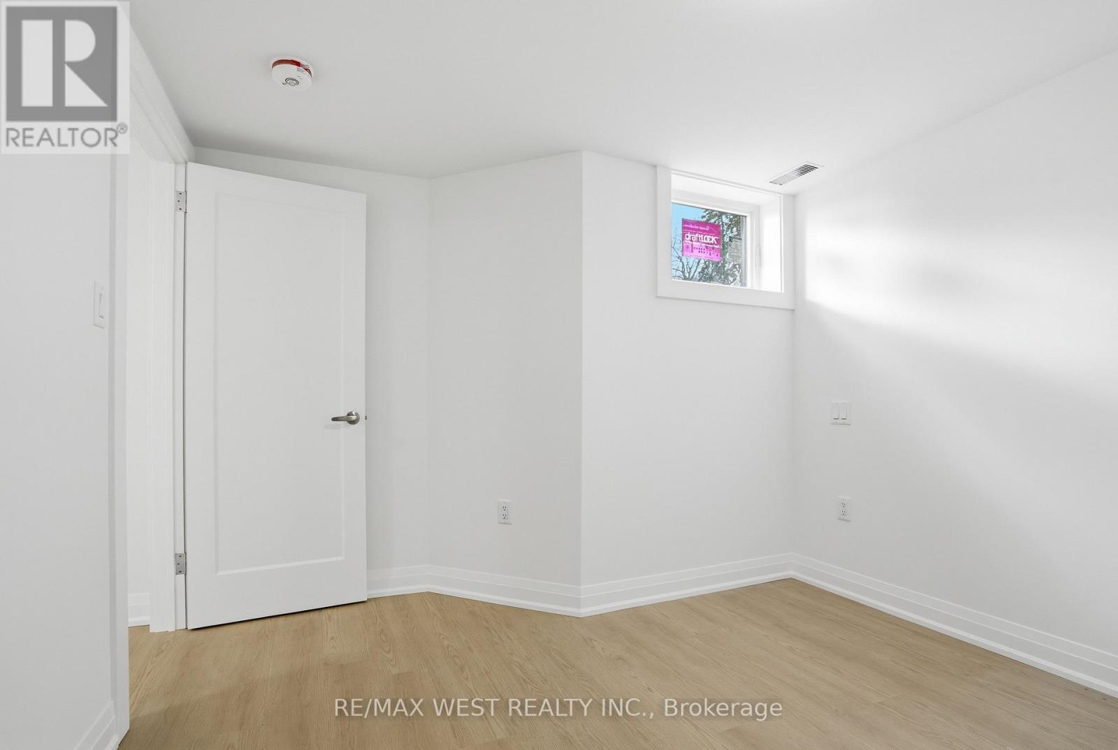 85 Allanbrooke Drive, Toronto, Ontario  M9A 3N9 - Photo 12 - W12887150