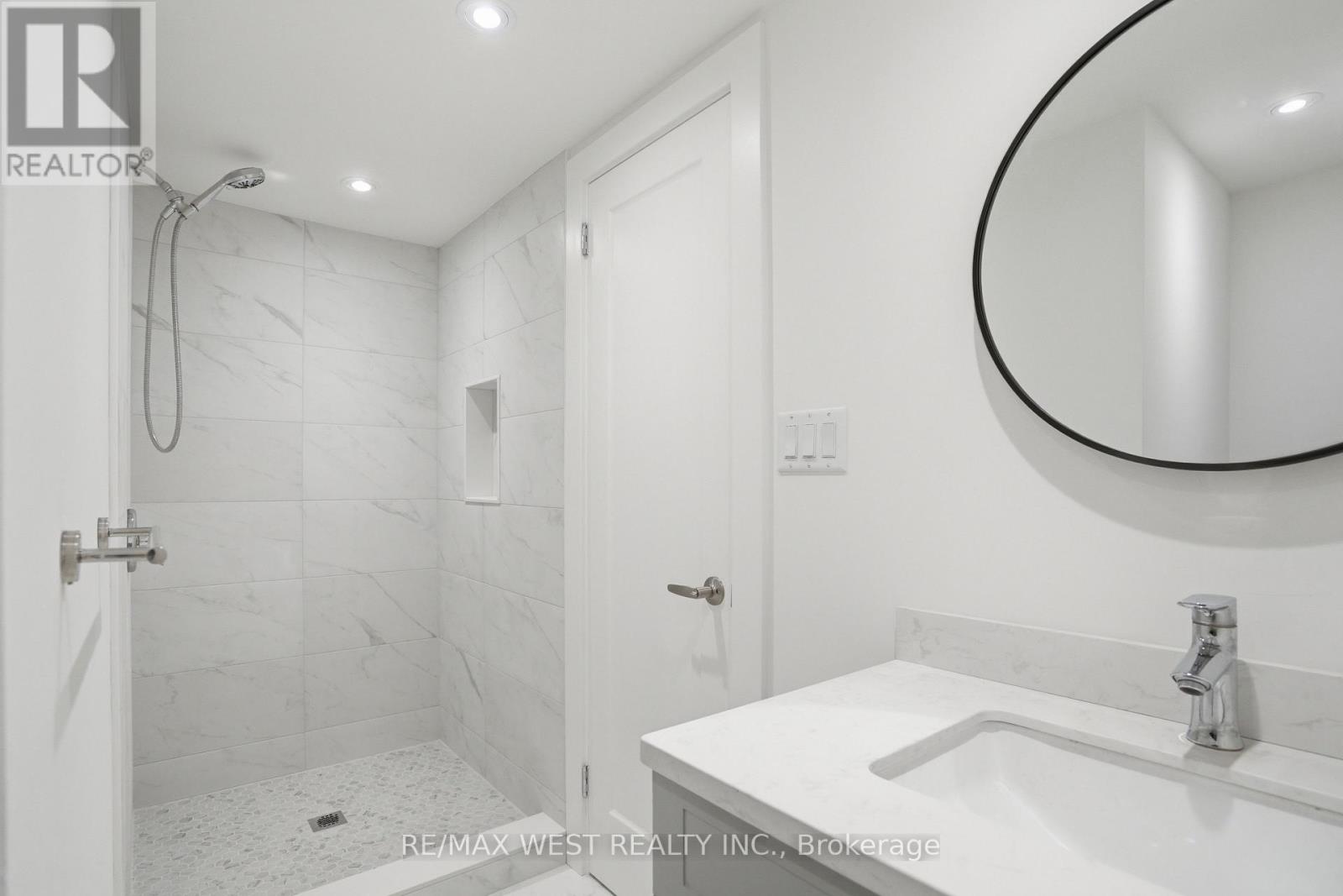 85 Allanbrooke Drive, Toronto, Ontario  M9A 3N9 - Photo 18 - W12887150