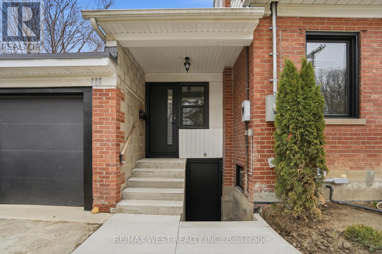 85 Allanbrooke Drive, Toronto, Ontario  M9A 3N9 - Photo 2 - W12887150