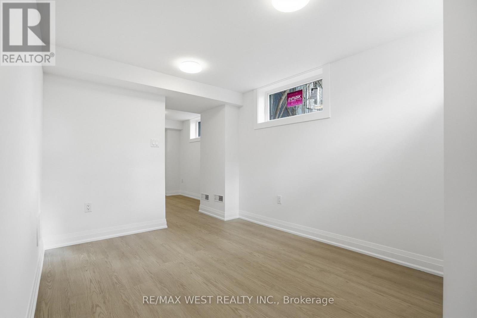 85 Allanbrooke Drive, Toronto, Ontario  M9A 3N9 - Photo 8 - W12887150