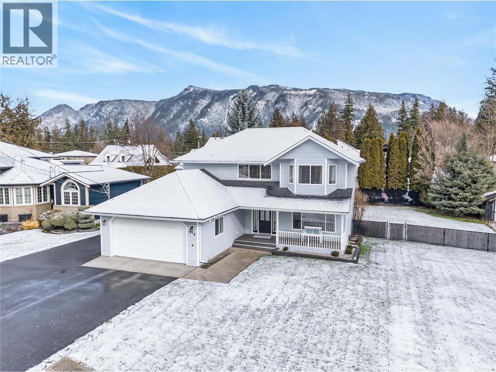 514 Forest Park Street, Sicamous, British Columbia  V0E 2V0 - Photo 4 - 10379400