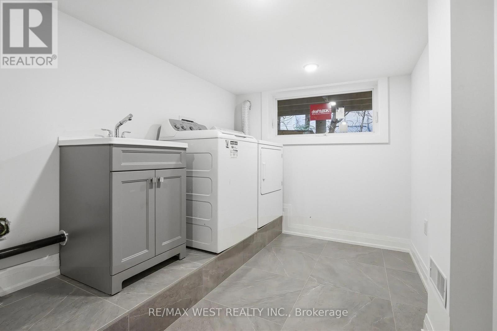 85 Allanbrooke Drive, Toronto, Ontario  M9A 3N9 - Photo 20 - W12887150