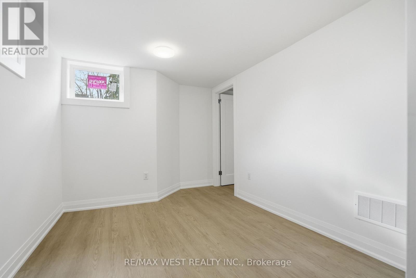 85 Allanbrooke Drive, Toronto, Ontario  M9A 3N9 - Photo 9 - W12887150