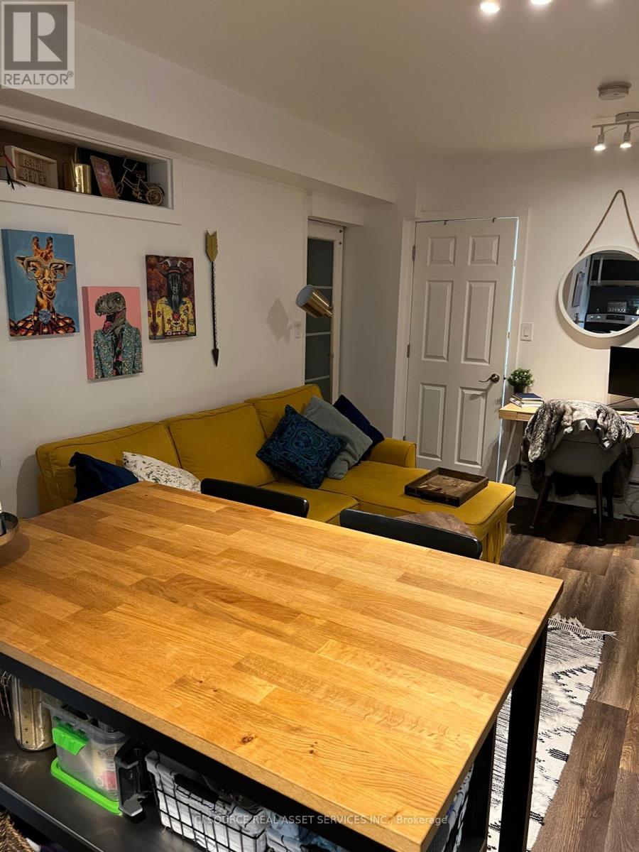 B1 - 15 Highview Crescent, Toronto, Ontario  M6H 2Y3 - Photo 10 - W12963984