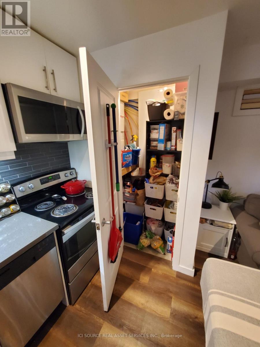 B1 - 15 Highview Crescent, Toronto, Ontario  M6H 2Y3 - Photo 8 - W12963984