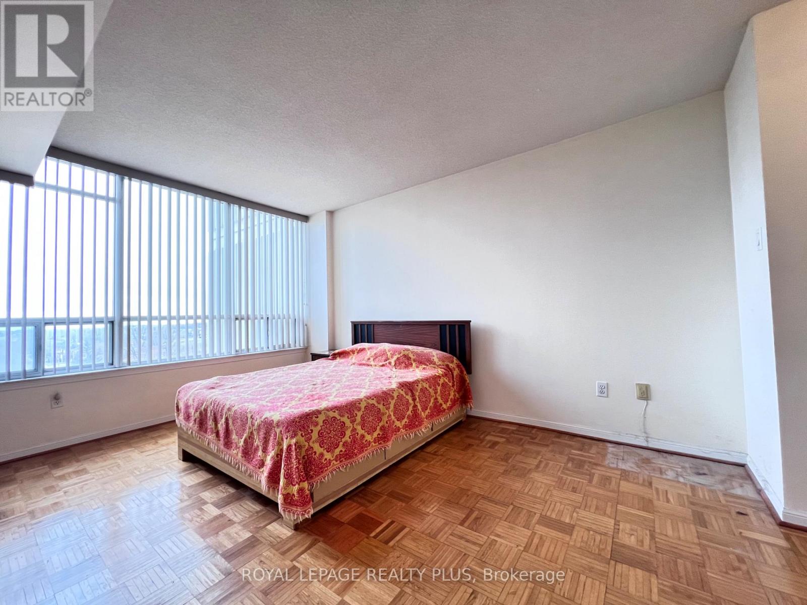 707 - 550 Webb Drive, Mississauga, Ontario  L5B 3Y4 - Photo 6 - W12964942