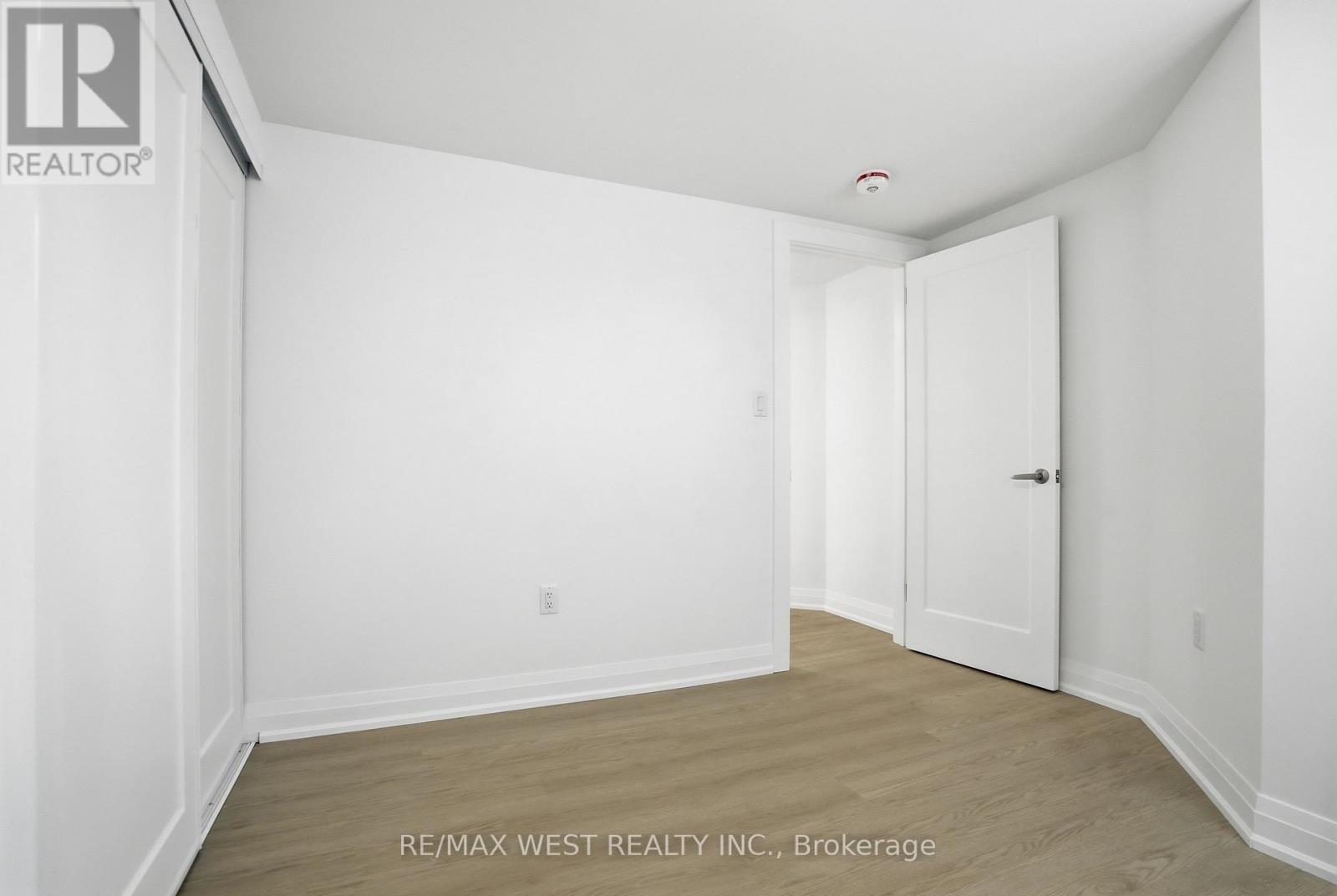 85 Allanbrooke Drive, Toronto, Ontario  M9A 3N9 - Photo 13 - W12887150